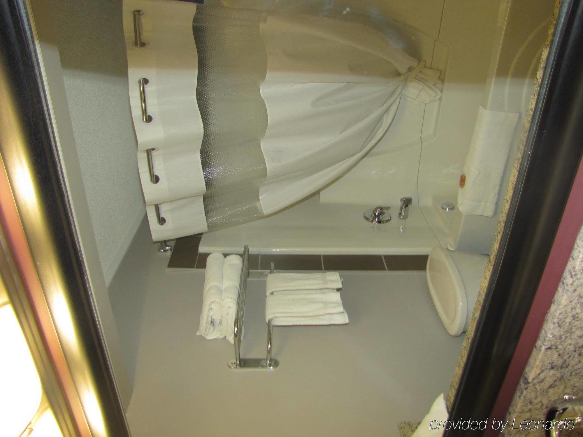 Coliseum Inn Edmonton Quarto foto